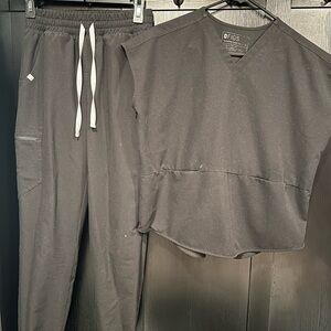 Figs Classic Black Women’s Jogger Set